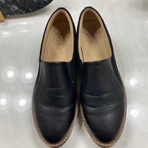 NWOT Suede And Leather Naturalizer Loafers Black 11M- tried on but never worn